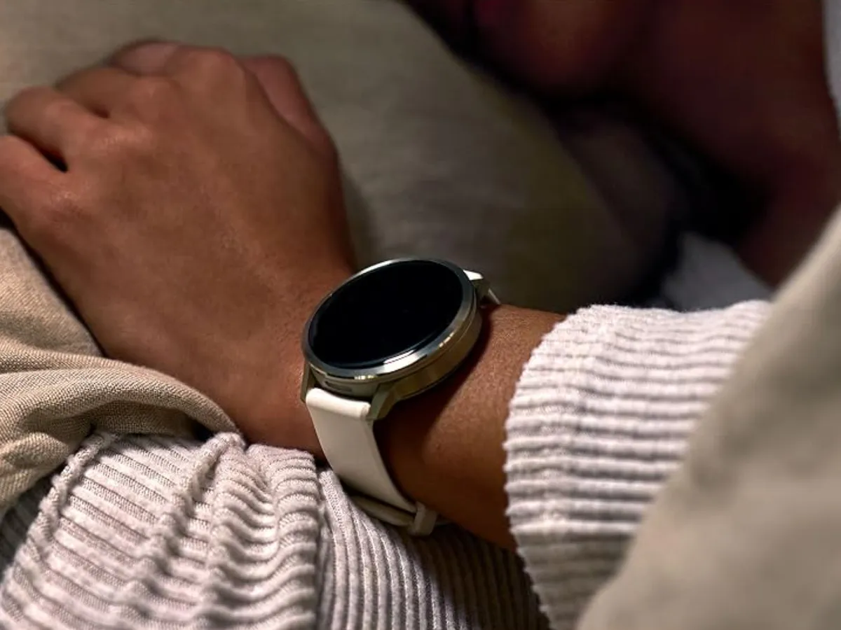 A smartwatch displaying a fitness activity screen