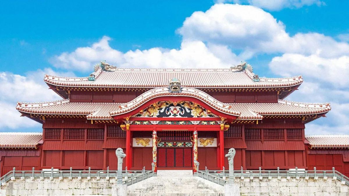 Illustration of a traditional Japanese castle with a tiled roof